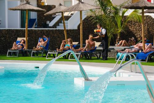 Ofertas en Hotel Club Siroco - Adults Only (Apartahotel), Costa Teguise (España)