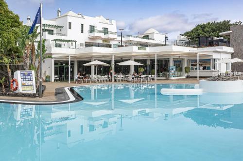 Ofertas en THB Royal (Hotel), Playa Blanca (España)