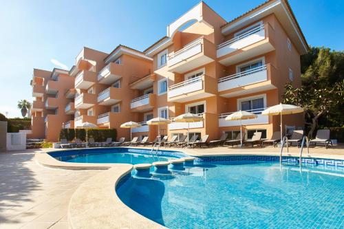 Ofertas en Universal Apartments Laguna Garden (Apartahotel), Canyamel (España)
