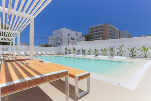 Ofertas en White Apartments - Adults Only (Apartahotel), Ibiza (España)
