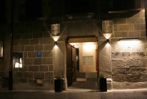 Ofertas en El Encanto Hotel & Cafetería (Hotel), Ávila (España)