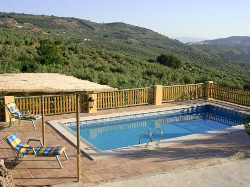 Ofertas en House with 2 bedrooms in Montefrio with wonderful mountain view private pool enclosed garden 80 km from the slopes (Casa o chalet), Montefrío (España)