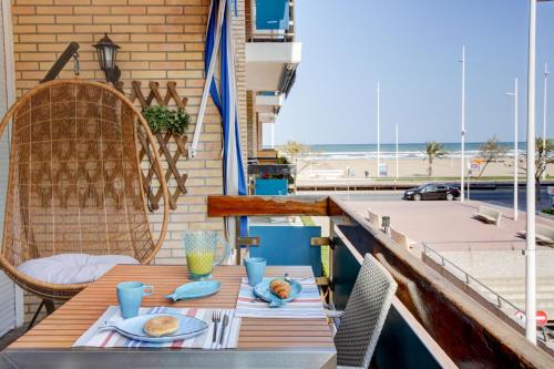 Ofertas en Primera linea beach Gandia (Apartamento), Gandía (España)
