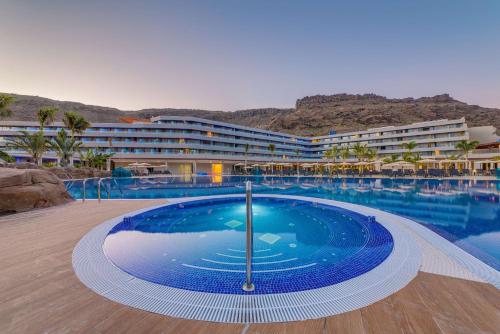 Ofertas en Radisson Blu Resort & Spa, Gran Canaria Mogan (Hotel), Puerto de Mogán (España)