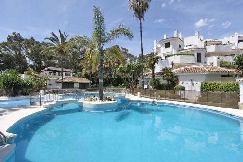 Ofertas en 1104 First Line Beach Apartment golden Beach pool (Apartamento), Marbella (España)
