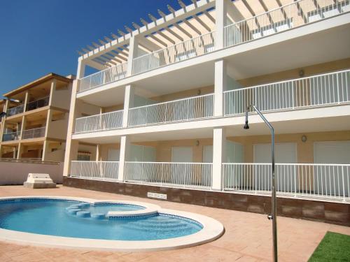 Ofertas en Apartment with 2 bedrooms in Vinaros with wonderful sea view shared pool and furnished terrace 100 m from the beach (Apartamento), Vinaròs (España)