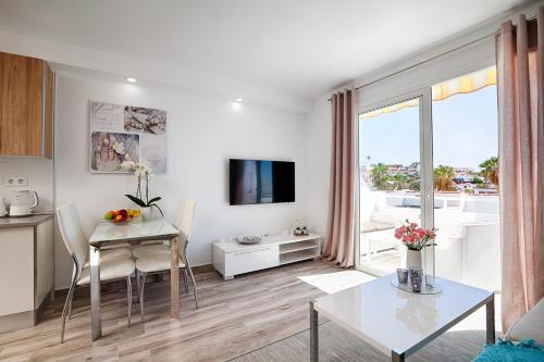 Ofertas en Apartment with amazing ocean view - Island Village Heights (Apartamento), Adeje (España)