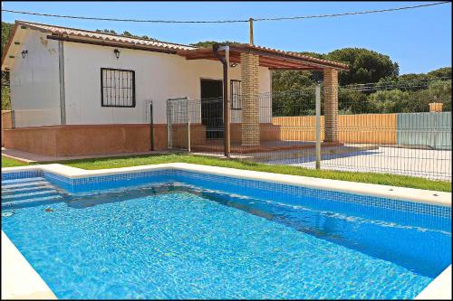Ofertas en Bungalow en Conil con piscina (Casa o chalet), Conil de la Frontera (España)