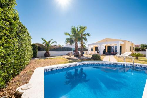 Ofertas en Chalet con piscina en Menorca (Casa o chalet), Cala'n Bosch (España)
