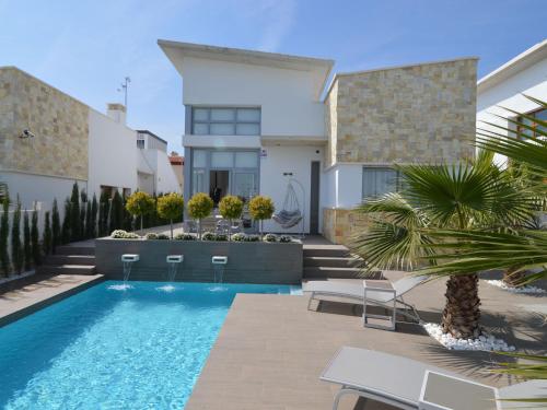 Ofertas en el Lovely Villa in Ciudad Quesada with Private Pool (Villa) (España)