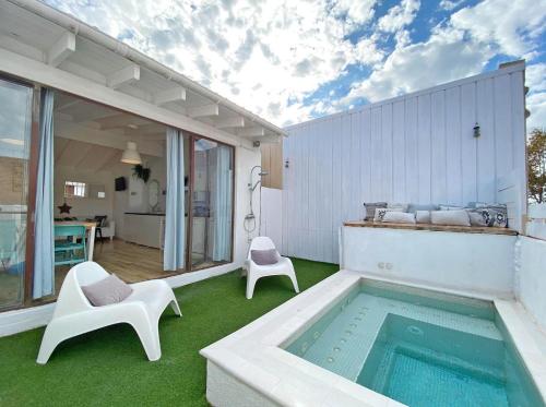 Ofertas en Fridays Flats Casa Azul, Villa with Pool (Villa), Barcelona (España)
