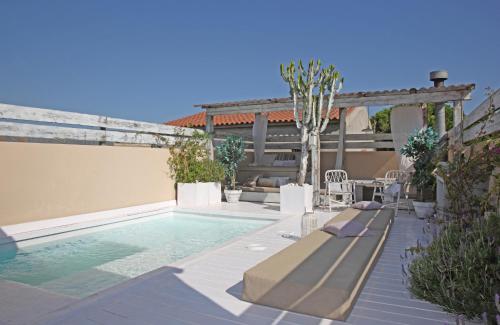 Ofertas en Fridays Flats Casa Rosa, Villa with Pool (Casa o chalet), Barcelona (España)