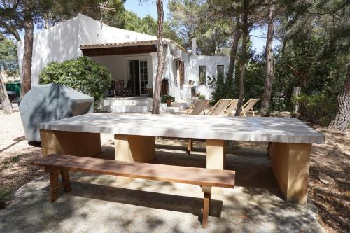 Ofertas en House with 2 bedrooms in Platja de Migjorn with furnished garden and WiFi 500 m from the beach (Casa o chalet), Playa de Migjorn (España)