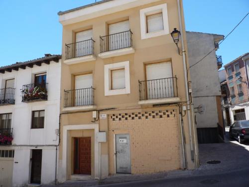 Ofertas en LA MORERIA, alojamiento turístico (Apartamento), Cuéllar (España)