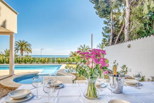 Ofertas en Preciosa villa con piscina, jardín y vistas al mar WIFI (Villa), Alcossebre (España)