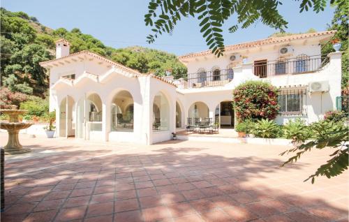 Ofertas en Seven-Bedroom Holiday Home in Ojen, Marbella (Casa o chalet), Ojén (España)