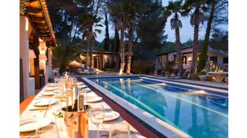 Ofertas en Villa Palmera, paradise near Barcelona, luxurious villa, comfortably sleeping 22 (Villa), Olivella (España)