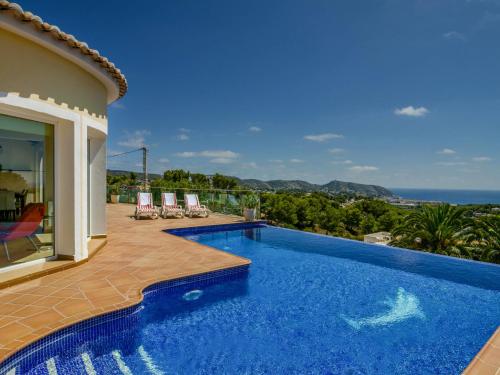 Ofertas en Alluring Villa in Costa Blanca Spain with Beach View (Villa), Moraira (España)