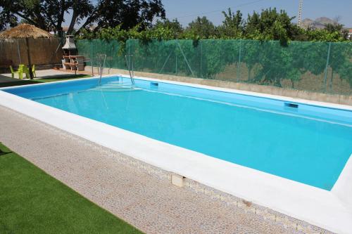 Ofertas en Huerta Espinar - Casa rural con piscina privada en el centro de Andalucía (Casa o chalet), Archidona (España)