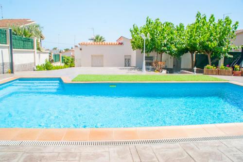 Ofertas en La Platja de Calafell Villa Sleeps 6 Pool WiFi (Villa), Segur de Calafell (España)