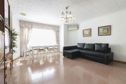 Ofertas en Piso Grande Amplio para grandes grupos 4 Dormitorios 2 baños, 4AC y WIFI (Apartamento), Alicante (España)