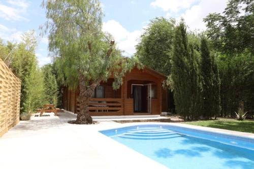 Ofertas en Preciosa y acogedora casa de madera en el campo (Casa o chalet), Carmona (España)