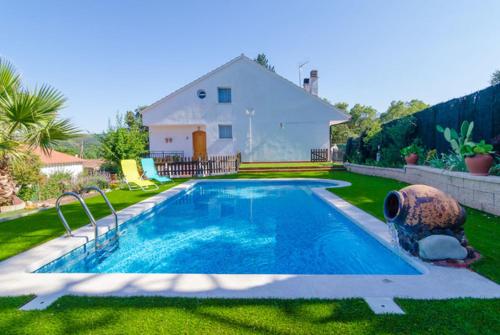 Ofertas en Veinat de Sant Llorenc Villa Sleeps 8 Pool (Villa), Veïnat de Sant Llorenç (España)