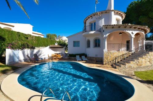 Ofertas en Vila-real Villa Sleeps 6 Pool Air Con WiFi (Casa o chalet), Denia (España)