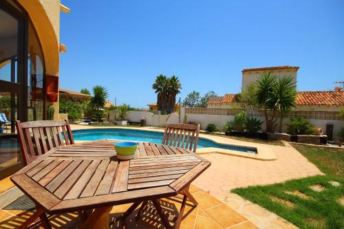 Ofertas en Villa con piscina privada - Benicolada (Villa), Calpe (España)