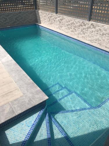 Ofertas en villa moderna con piscina privada, jardín y vista al Mar (Villa), Torre del Mar (España)
