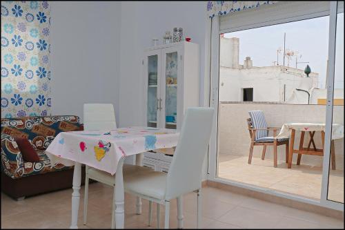 Ofertas en Apartamento Conil con terraza (Apartamento), Conil de la Frontera (España)