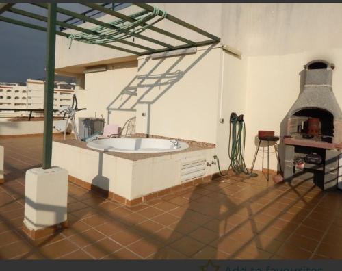 Ofertas en Ático 3 habitaciones Benalmadena Costa con jacuzzi y barbacoa privado (Apartamento), Benalmádena (España)