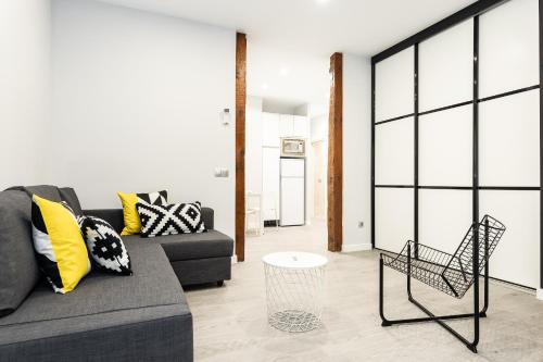 Ofertas en BNBHolder Black & Yellow Design SOL (Apartamento), Madrid (España)