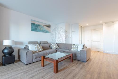 Ofertas en El Faro Beach Apartment by Dahlia Group (Apartamento), Estepona (España)