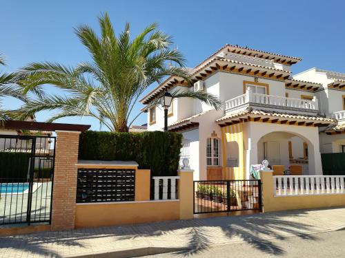 Ofertas en el Luxury and comfort in La Marina, with sea views at El Pinet beach (Casa o chalet) (España)