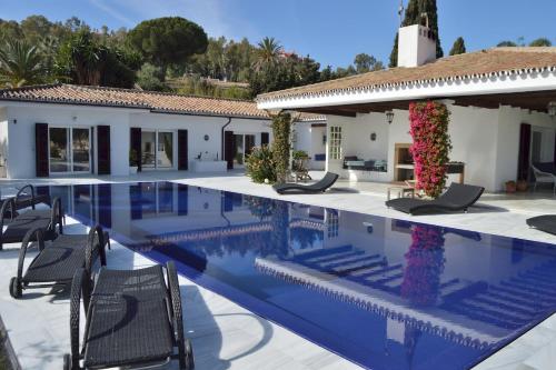 Ofertas en el Villa 34121660, Las Brisas, Nueva Andalucia, Puerto Banus, Marbella, private swimming pool (Villa) (España)