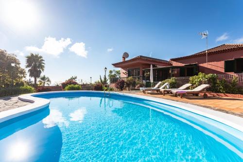 Ofertas en Home2Book Luxury Villa Luna de Tacoronte Pool (Villa), La Laguna (España)