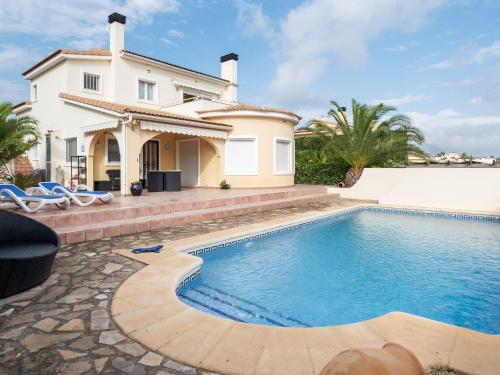 Ofertas en Lovely Villa with Private Swimming Pool in Valencia (Villa), Gata de Gorgos (España)