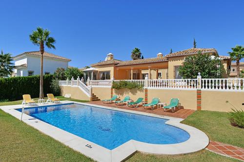 Ofertas en Malaga Villa Sleeps 8 Pool Air Con WiFi T801818 (Villa), Málaga (España)