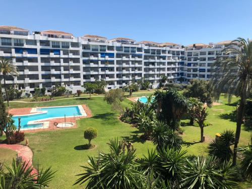Ofertas en Urbanizacion Jardines del Puerto (Apartamento), Marbella (España)