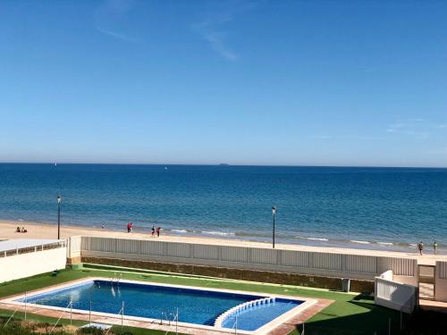 Ofertas en Villa en 1ª línea de playa para 8 personas (Casa o chalet), Sueca (España)
