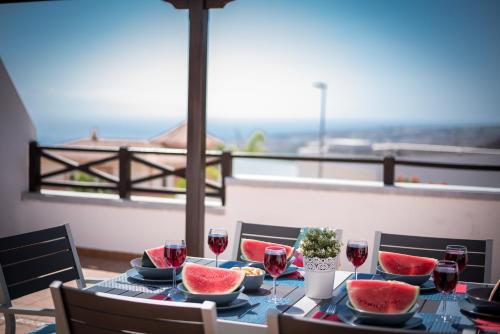 Ofertas en 1 Charming Villa private pool with sea view! (Villa), Adeje (España)