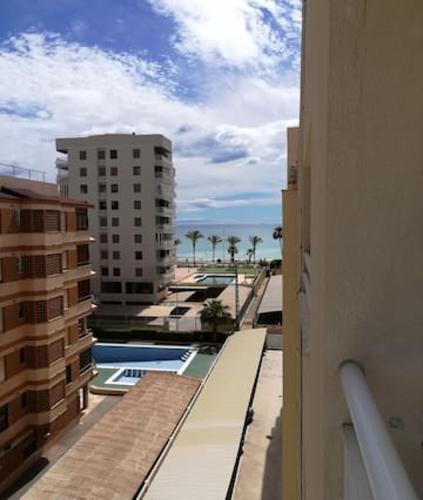 Ofertas en Apartment with 3 bedrooms in Benicassim with wonderful sea view terrace and WiFi 350 m from the beach (Apartamento), Benicàssim (España)