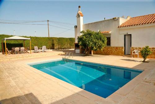 Ofertas en Arenales Great Home with AC, Pool and Barbecue (Chalet de montaña), Arenales del Sol (España)