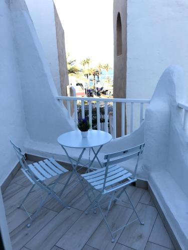 Ofertas en Bungalow with 2 bedrooms in Playa de la Americas with wonderful sea view furnished balcony and WiFi 50 m from the beach (Casa o chalet), Playa de las Américas (España)