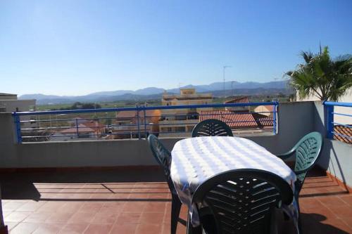 Ofertas en el House with 2 bedrooms in Chilches with wonderful mountain view enclosed garden and WiFi (Casa o chalet) (España)