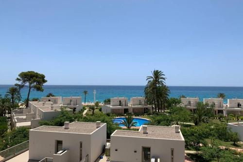 Ofertas en Apartamento en primera línea de la playa con vistas al mar (Apartamento), Villajoyosa (España)