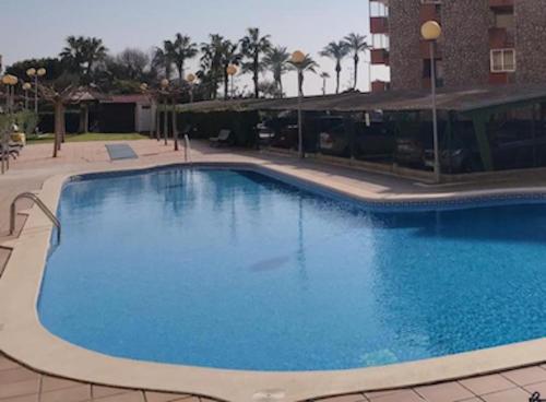 Ofertas en Atractivo apartamento con piscina cerca del mar (Apartamento), La Pineda (España)
