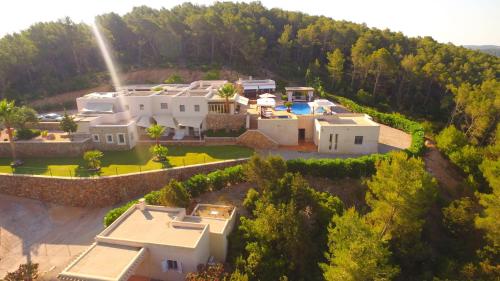 Ofertas en Beautiful 5 Star Villa with Private Pool, Ibiza Villa 1019 (Villa), Santa Eulària des Riu (España)