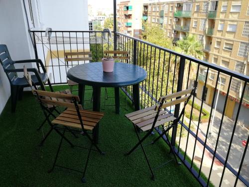 Ofertas en Big 4 rooms and terrace (Apartamento), Valencia (España)